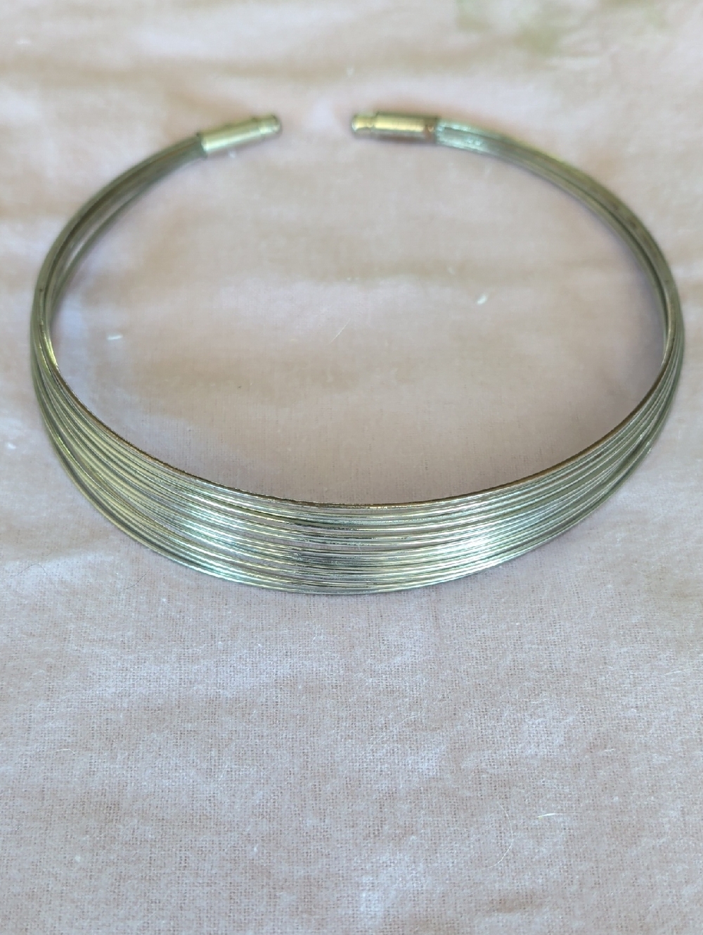 Choker Style Band Of Silver Wires. Adjustable.